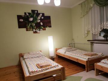 Фото номера Трехместный номер Хостелы Hostel Słoneczny Anioł г. Łaziska 3